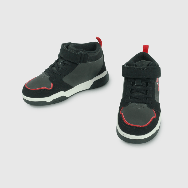 Zapatillas Spiderman negras para niños activos y felices