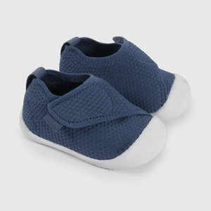 Zapatilla de niño para Gateador Urbana Morada Talla 17 al 20