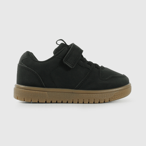 Zapatilla Urbana Negra de Caminante talla 21 a 27