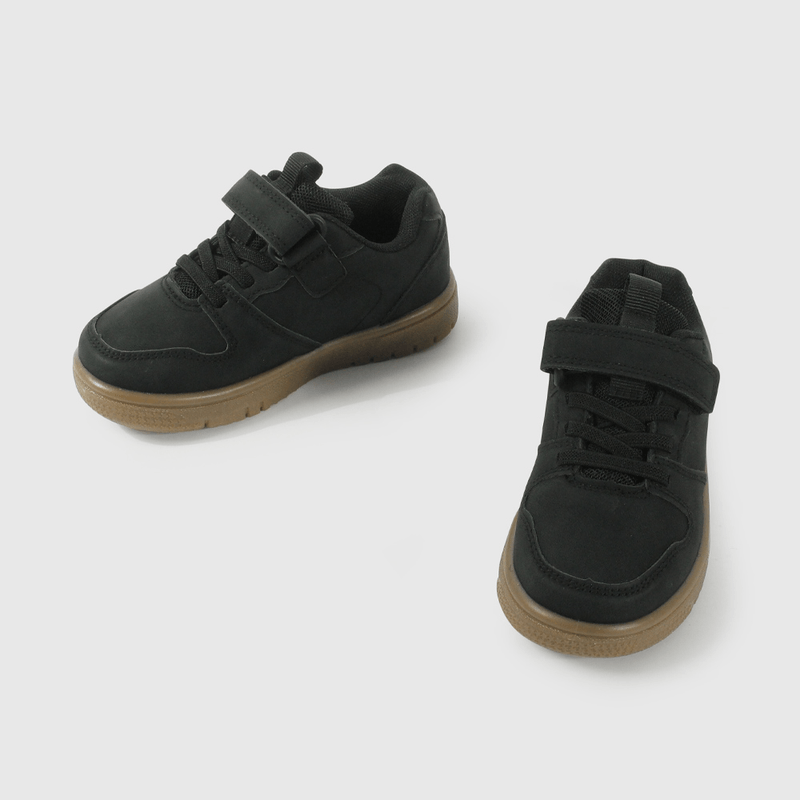 Zapatilla Urbana Negra de Caminante talla 21 a 27