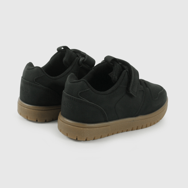 Zapatilla Urbana Negra de Caminante talla 21 a 27