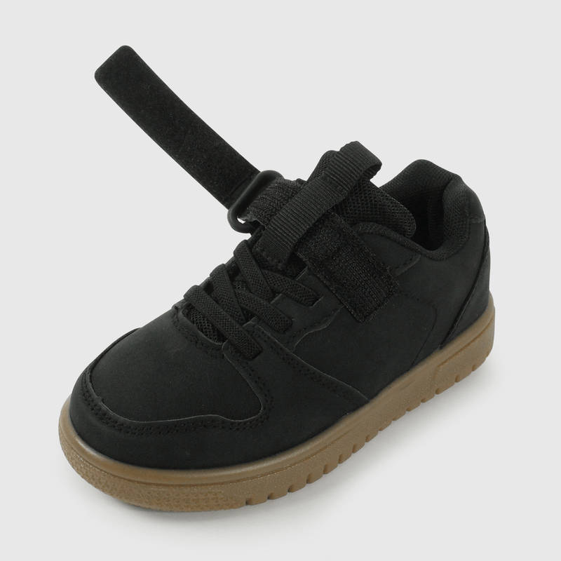 Zapatilla Urbana Negra de Caminante talla 21 a 27