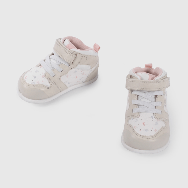 Zapatilla Urbana Beige Con Flores Caña Media  de Primeros Pasos talla 18 a 21
