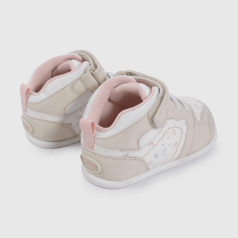 Zapatilla Urbana Beige Con Flores Caña Media  de Primeros Pasos talla 18 a 21