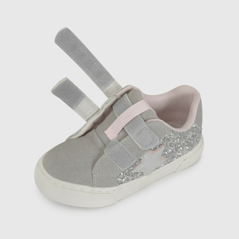 Zapatilla Plateada con Estrella y Brillos de Caminante talla 21 a 27