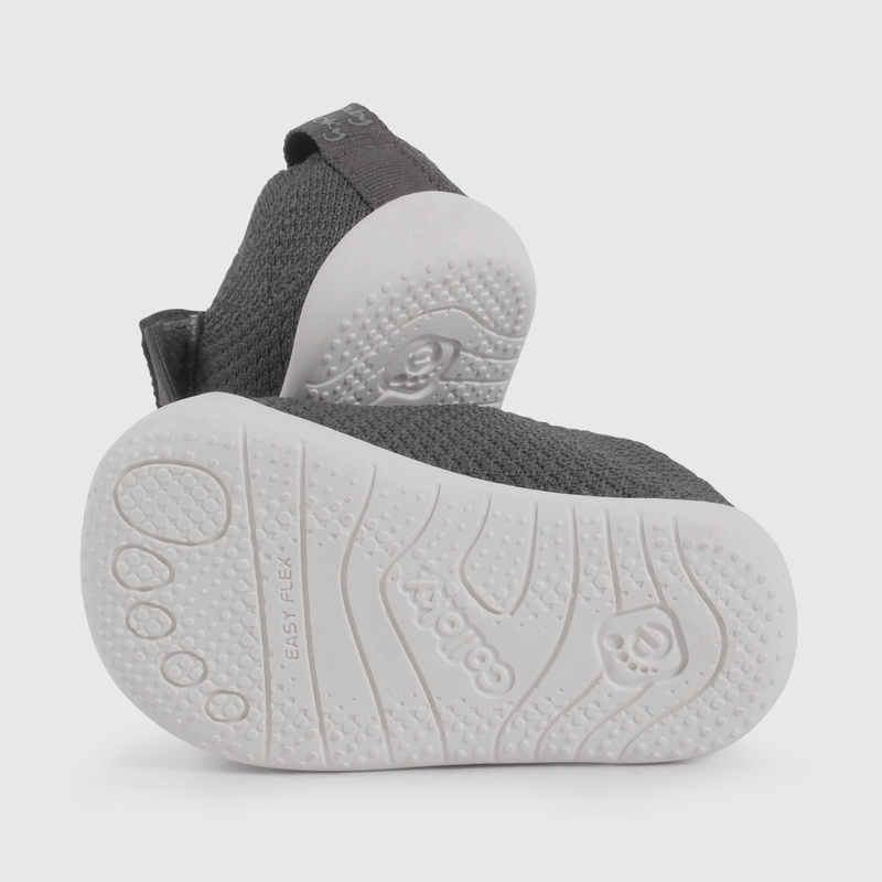 Zapatilla Urbana Negra de Gateador talla 17 a 20