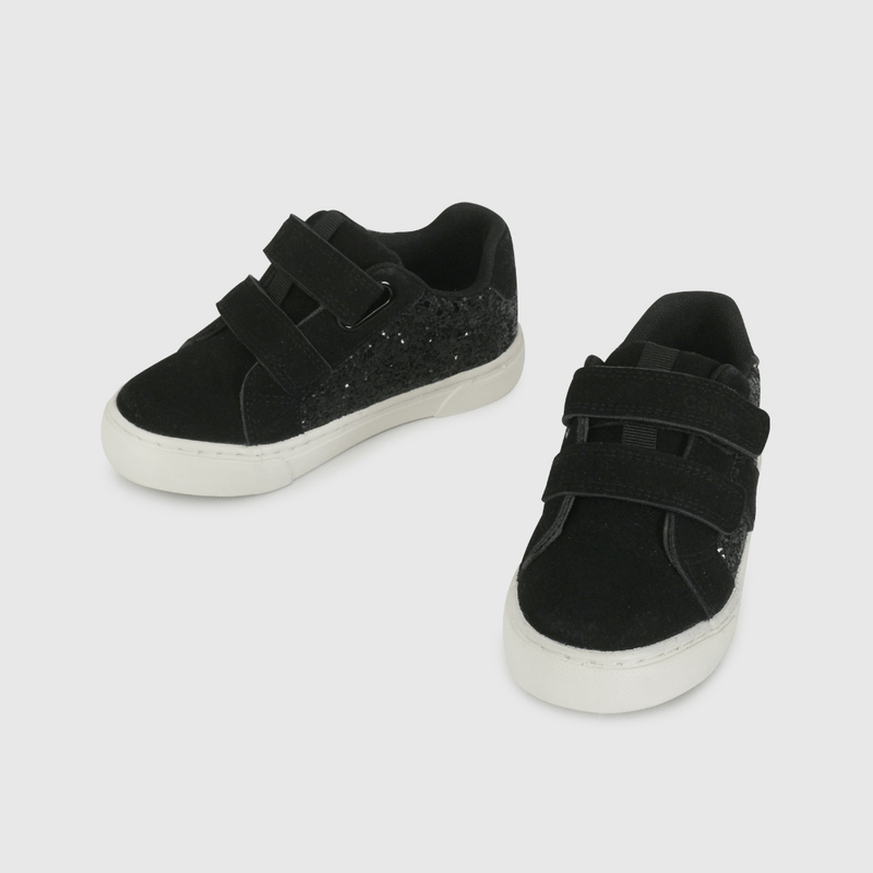 Zapatilla Negra con Estrella y Brillos de Caminante talla 21 a 27