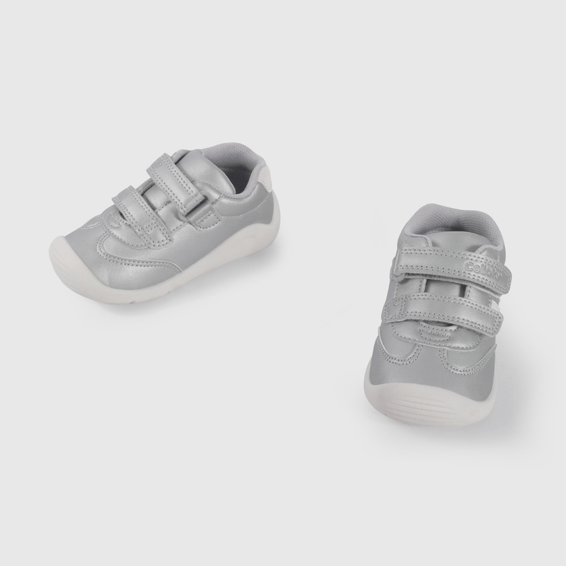 Zapatilla Urbana Metalizada  de Primeros Pasos talla 18 a 21
