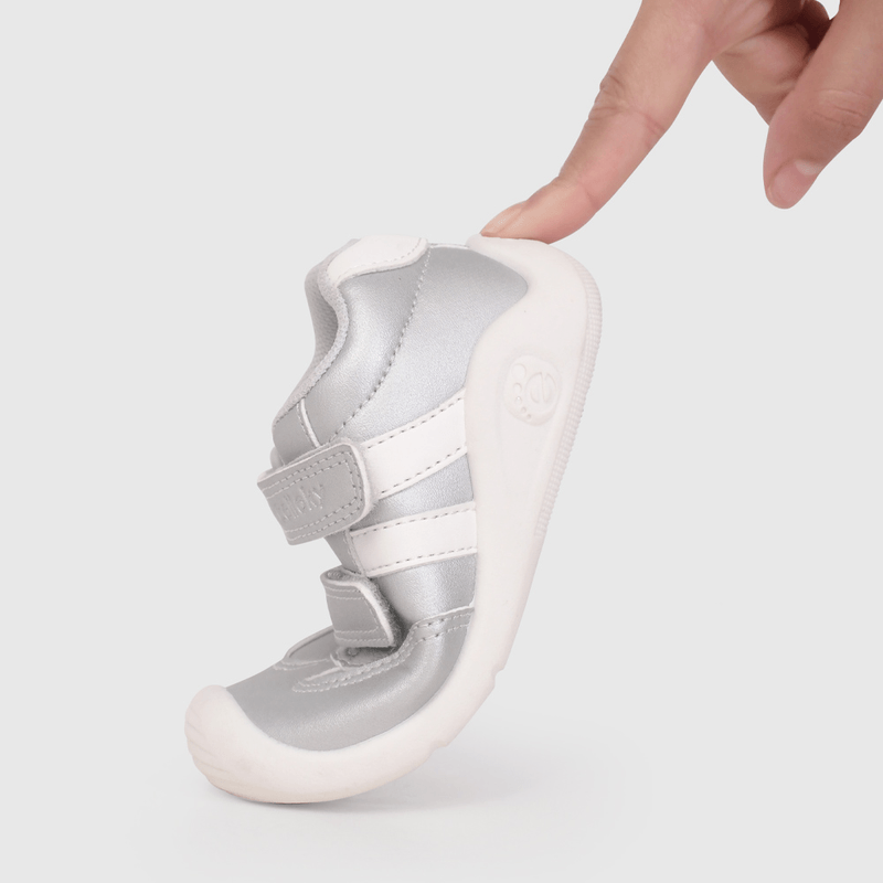 Zapatilla Urbana Metalizada  de Primeros Pasos talla 18 a 21