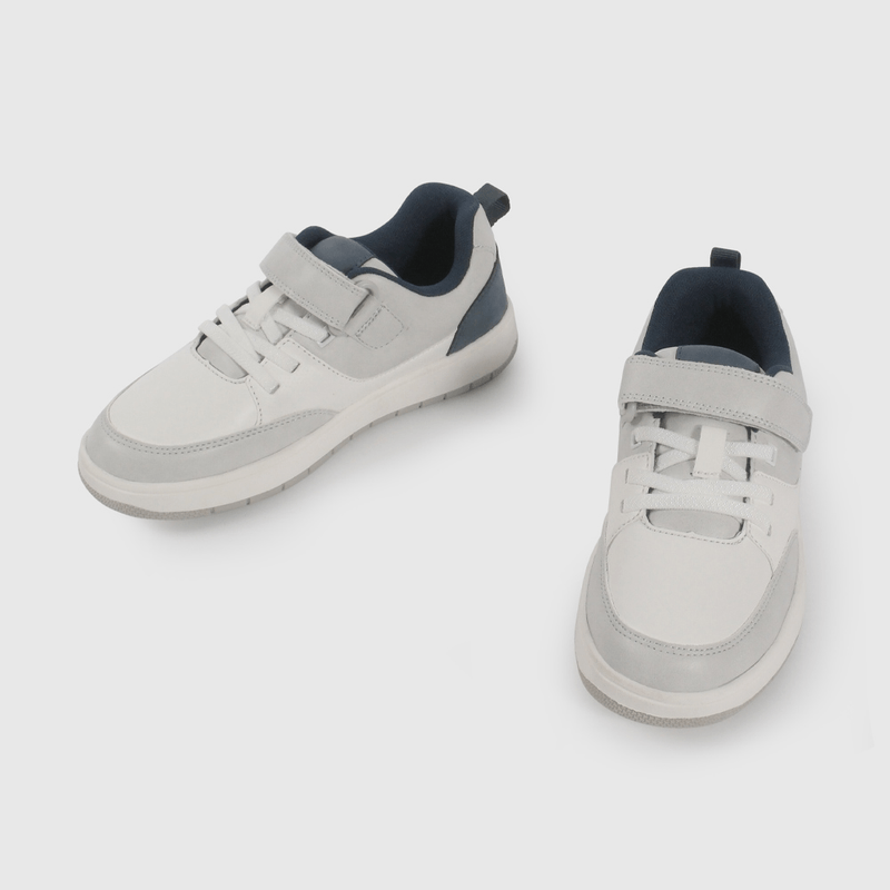 Zapatilla Urbana Skate Blanca y Gris de Niño talla 28 a 38