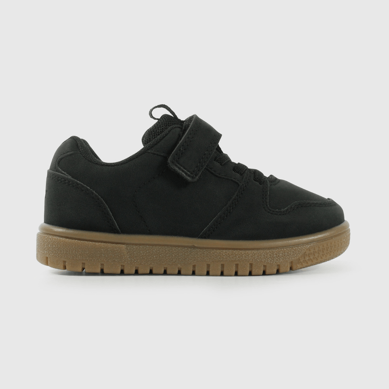 Zapatilla Urbana Negra de Caminante talla 21 a 27