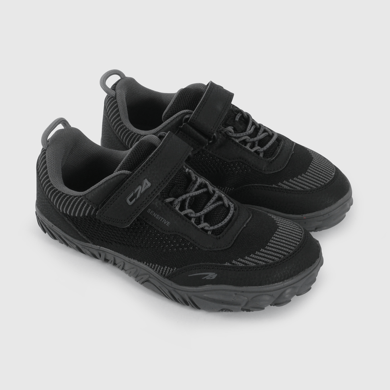 Zapatilla Outdoor de Niño Flexible Negra Talla 28 al 38 con Velcro