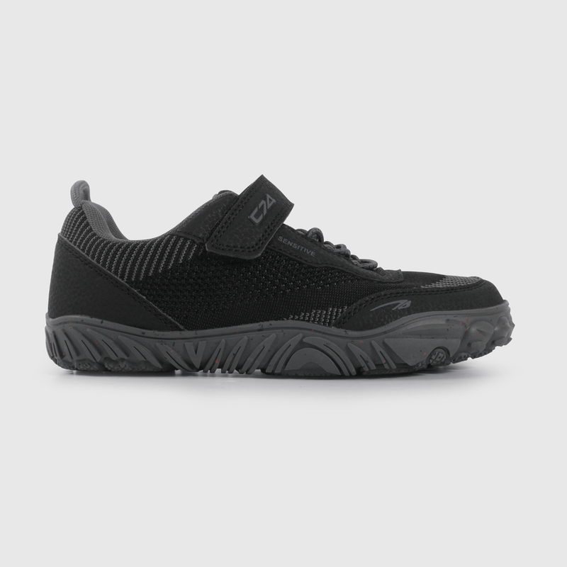 Zapatilla Outdoor de Niño Flexible Negra Talla 28 al 38 con Velcro