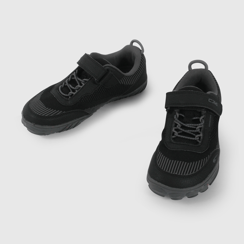 Zapatilla Outdoor de Niño Flexible Negra Talla 28 al 38 con Velcro