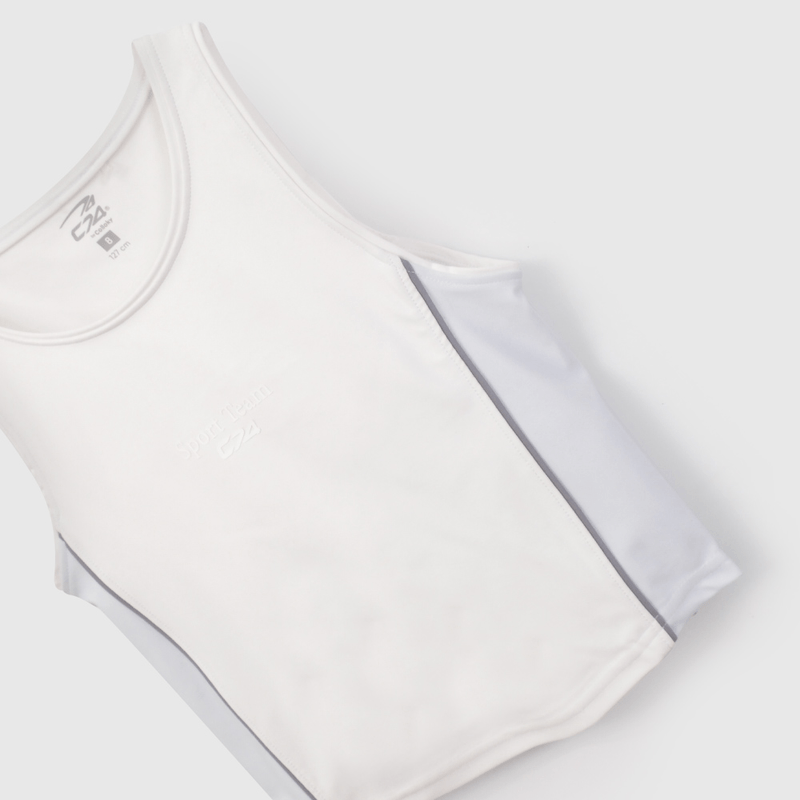 Polera Blanca Deportiva de Niña talla 3 a 12 añoss