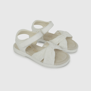 Sandalia de Broderie Blanca de Caminante talla 21 a 27