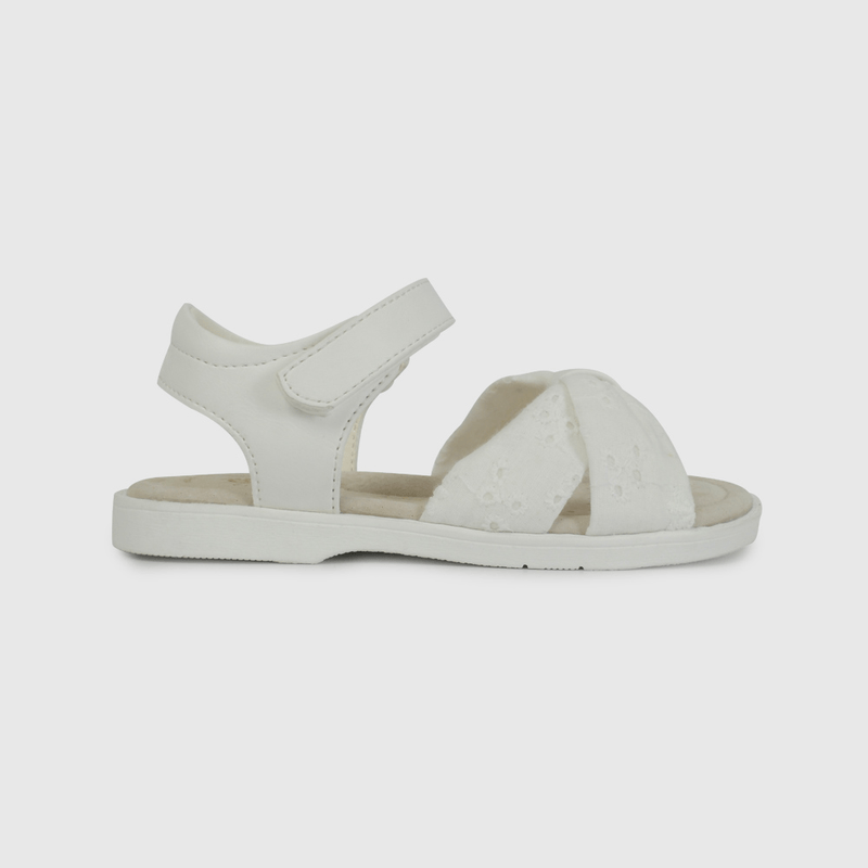 Sandalia de Broderie Blanca de Caminante talla 21 a 27