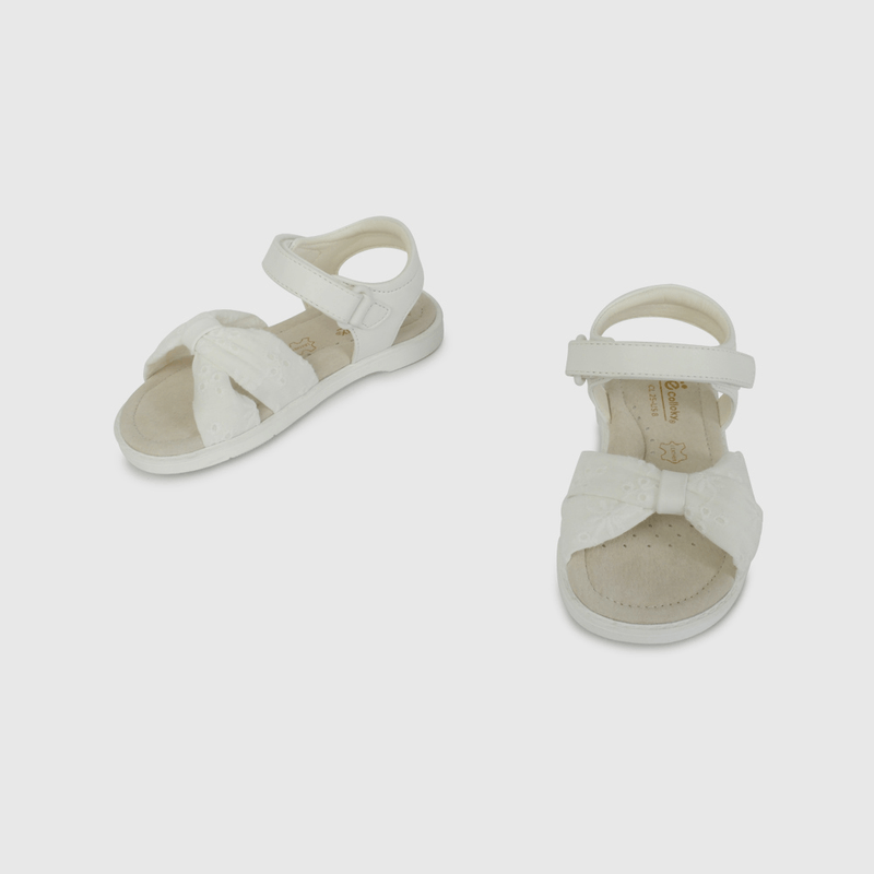 Sandalia de Broderie Blanca de Caminante talla 21 a 27
