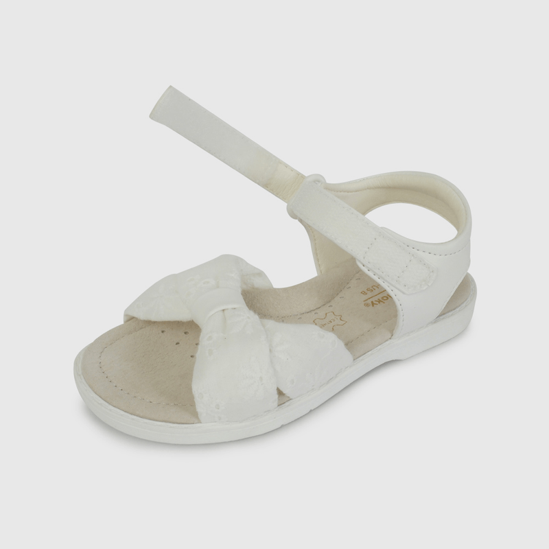 Sandalia de Broderie Blanca de Caminante talla 21 a 27