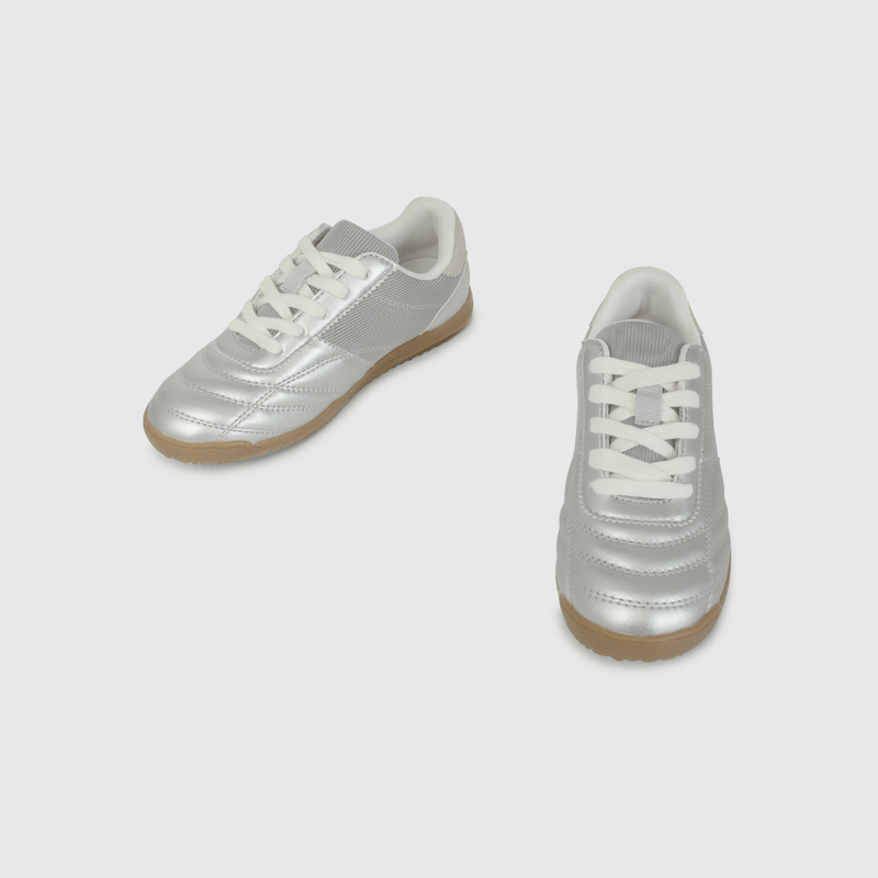 Zapatilla Urbana Metalizada Plateada de Niño talla 28 a 38