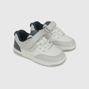 Zapatilla Urbana Skate Blanca y Gris de Caminante talla 21 a 27