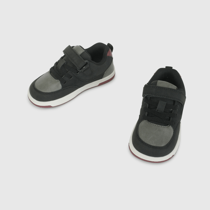 Zapatilla Urbana Skate Negra de Caminante talla 21 a 27