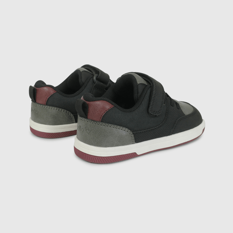 Zapatilla Urbana Skate Negra de Caminante talla 21 a 27