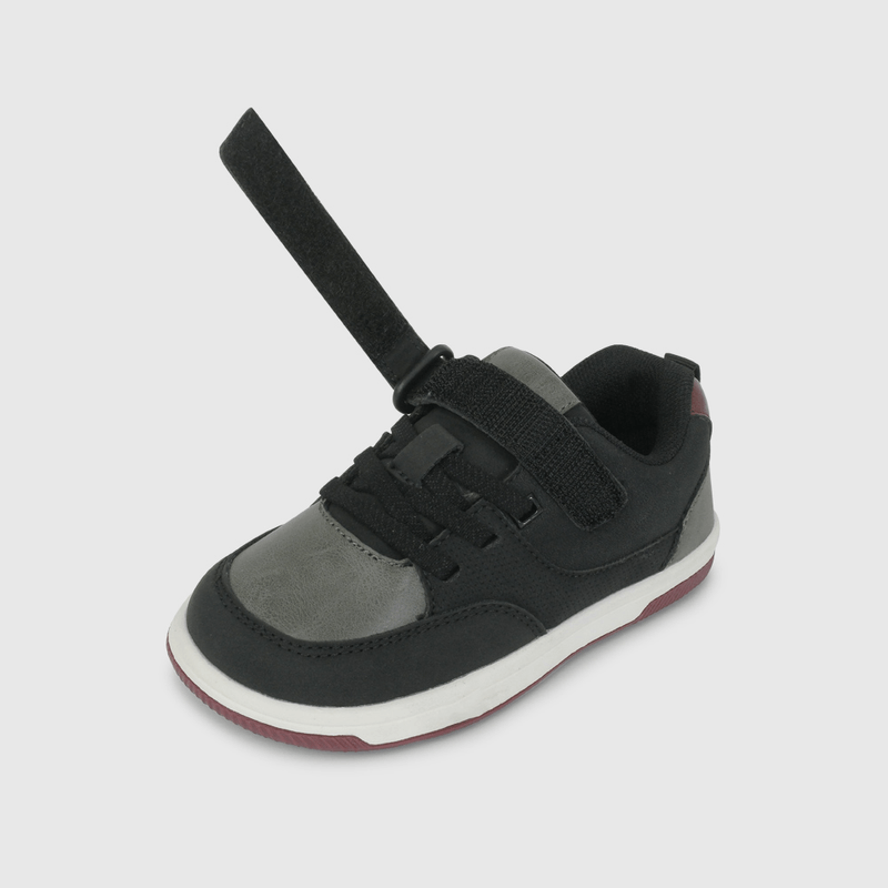 Zapatilla Urbana Skate Negra de Caminante talla 21 a 27