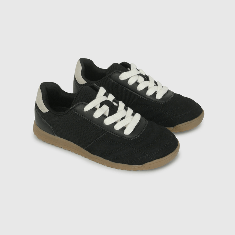 Zapatilla Urbana Negra de Niño Calce Medio talla 28 a 38