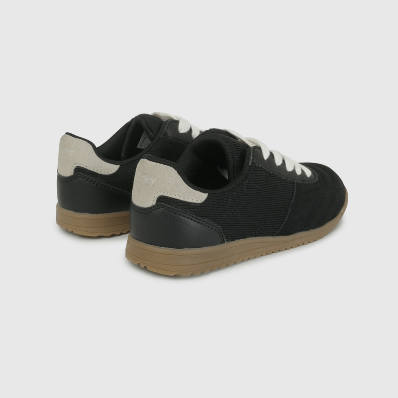 Zapatilla Urbana Negra de Niño Calce Medio talla 28 a 38
