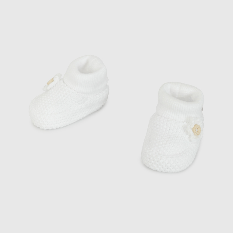Pantufla Blanca Tejida Aplicación Flor de Bebé talla 14 a 18