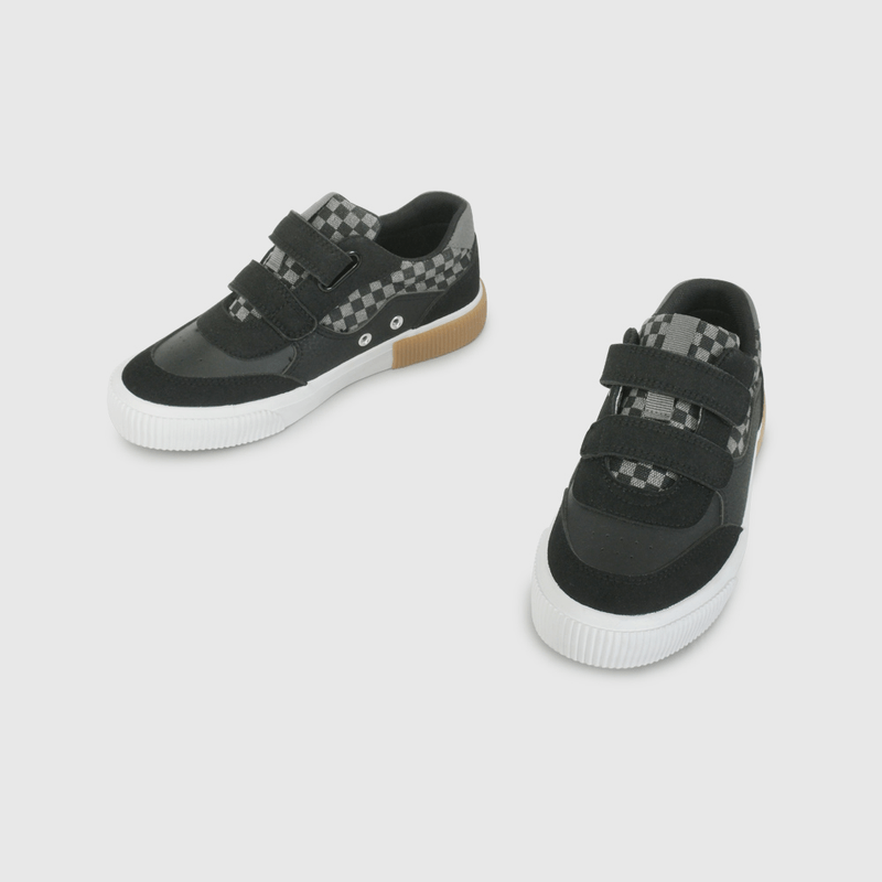Zapatilla Urbana Negra con Cuadros de Niño talla 28 a 38