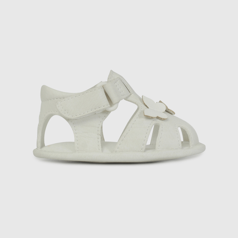 Sandalia Blanca con Aplicaciones de Mariposas de Bebé talla 14 a 18