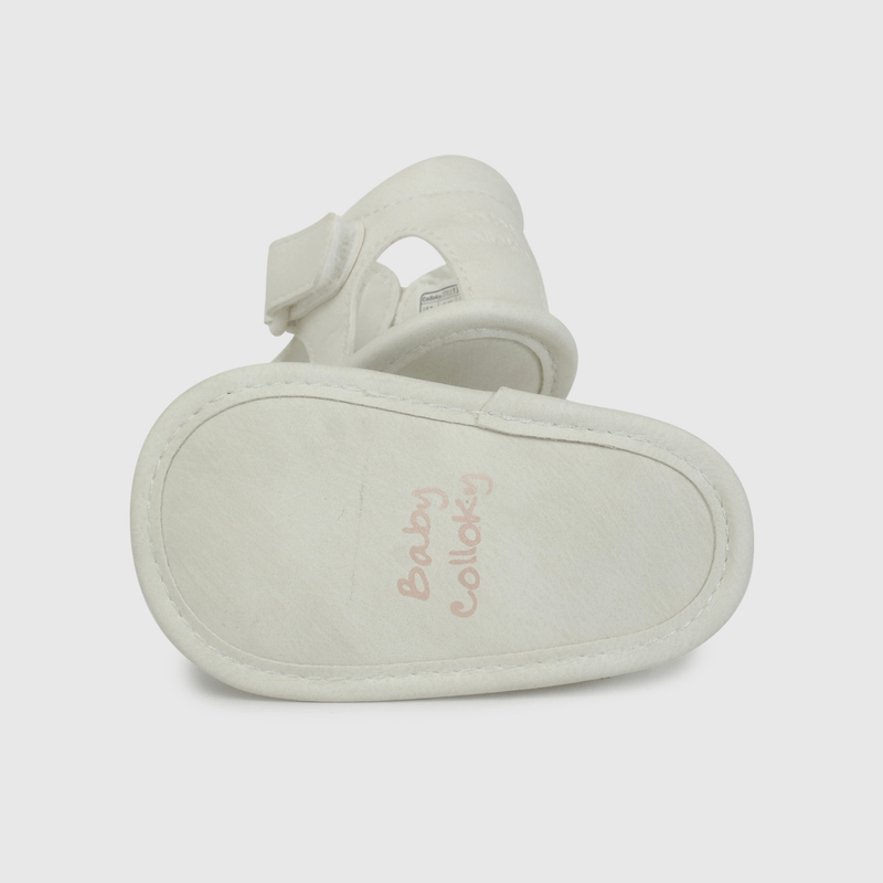 Sandalia Blanca con Aplicaciones de Mariposas de Bebé talla 14 a 18
