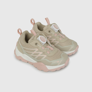 Zapatilla Outdoor Beige con Ajuste Giratorio de Caminante talla 21 a 27