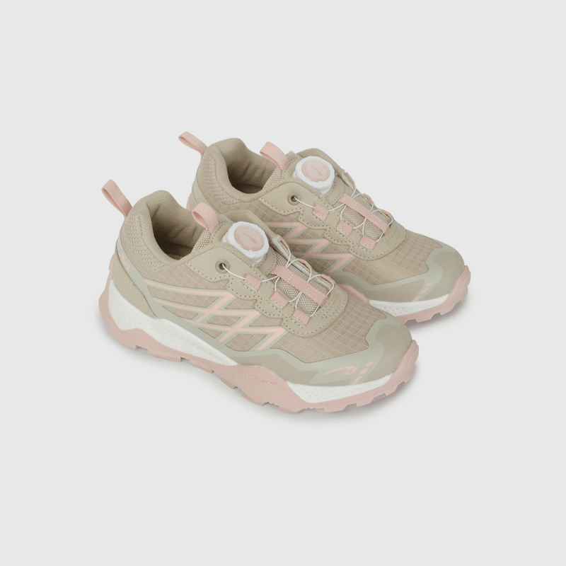 Zapatilla Outdoor Beige con Ajuste Giratorio de Niño talla 28 a 38