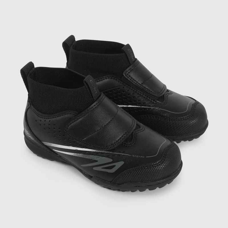 Zapatilla de Fútbol Negra de Caminante talla 21 a 27