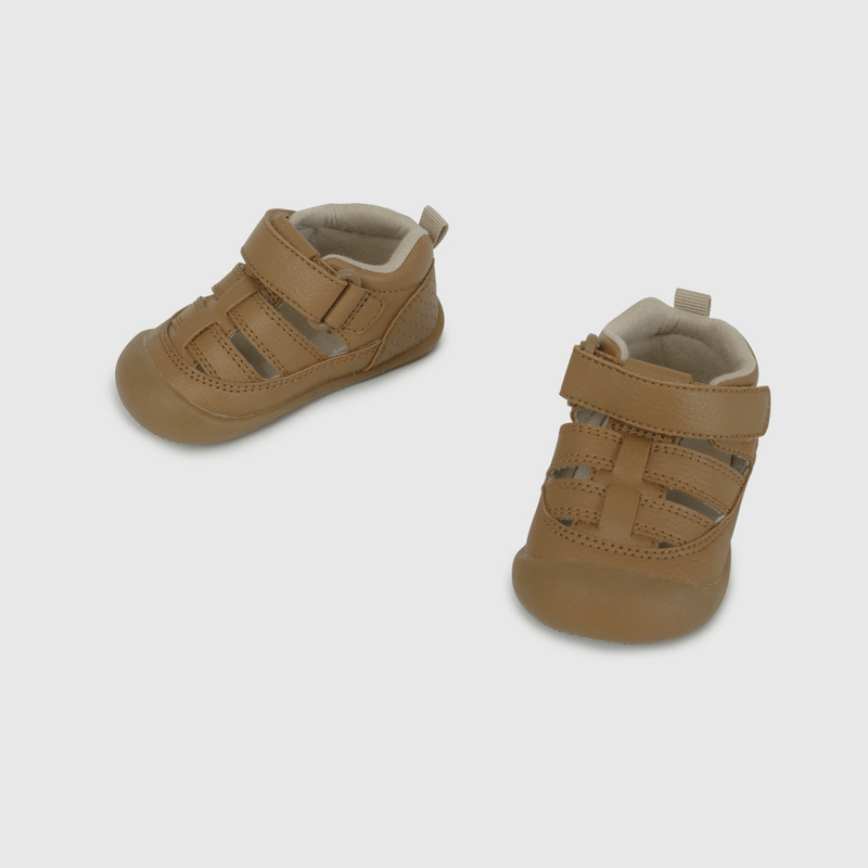 Sandalia Cangrejera Camel de Gateador talla 17 a 20