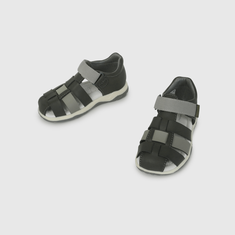 Sandalia Cangrejera Gris de Caminante talla 21 a 27