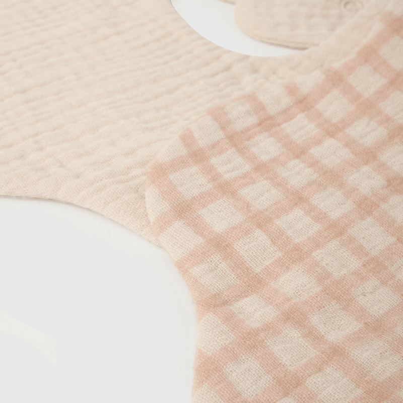 Packs Dos Baberos Impermeables Rosado Cuadrille de New born talla Única