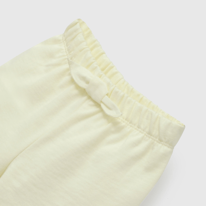 Short Amarillo Con Vuelos de Niña talla 3/6 M a 24m/36 M
