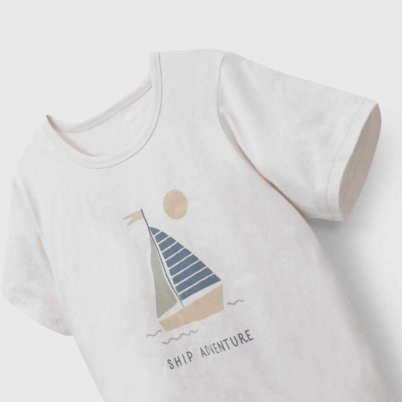 Pijama Beige Barco de Niño talla 2 a 12 añoss